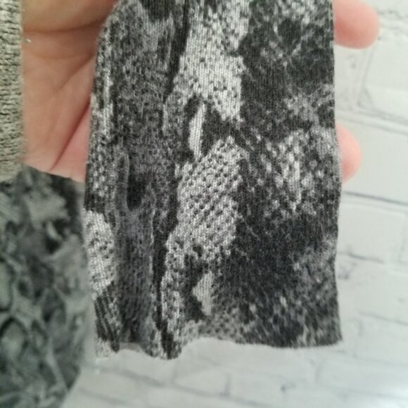 Joie cahmere wool blend snakeskin print sweater - Picture 5 of 10